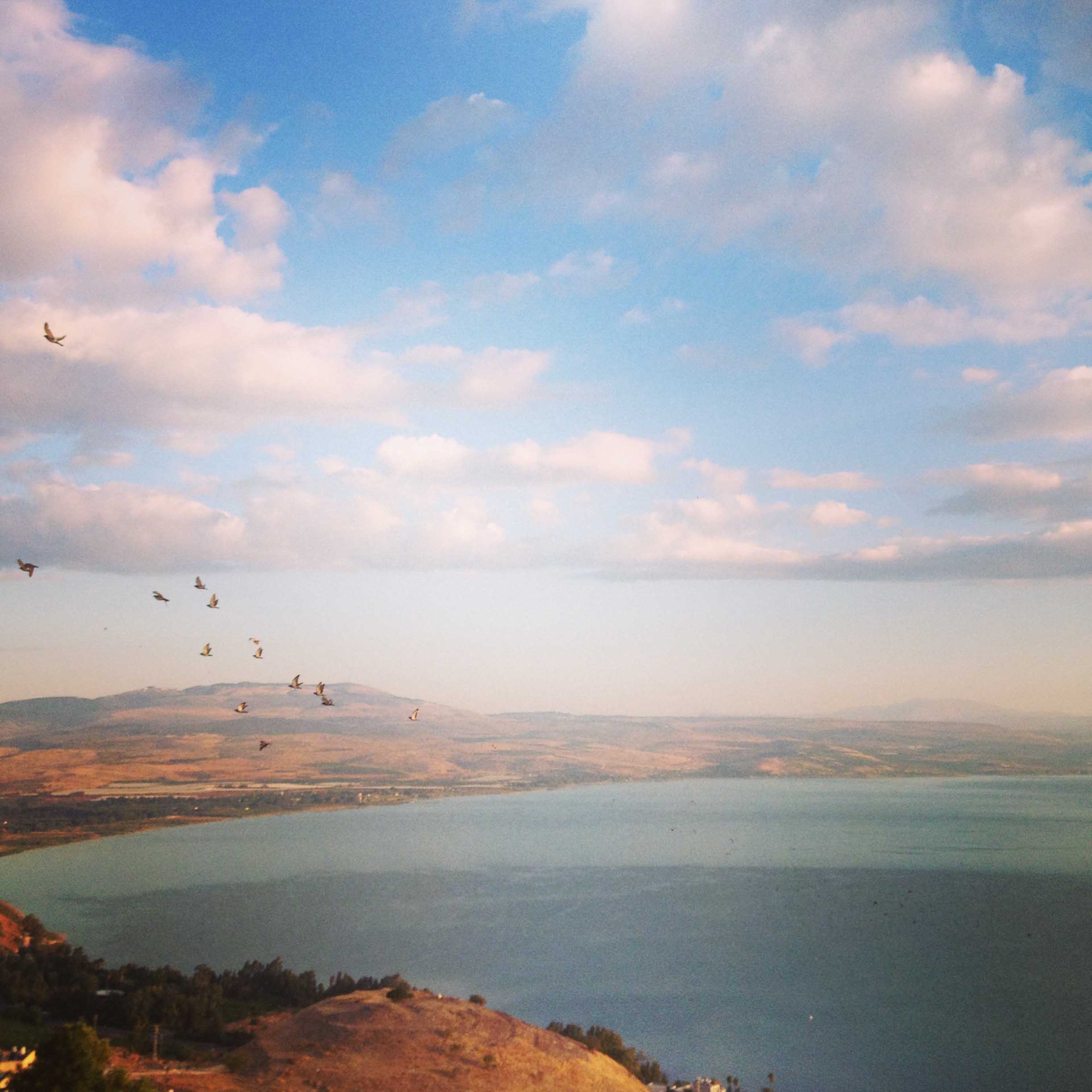 Начало нового дня у Галилейского озера